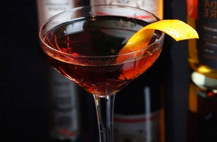 El cóctel Pichuncho es una combinación de pisco, vermouth y trozo de limón. Incluso en algunas recetas se omite el limón, en otras se agrega una cereza. 
